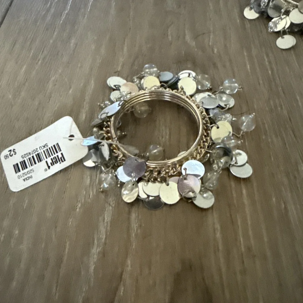 Set of 8 Pier One Napkin Rings Silver Beaded Never Used Silver Sequin‎ Sparkly